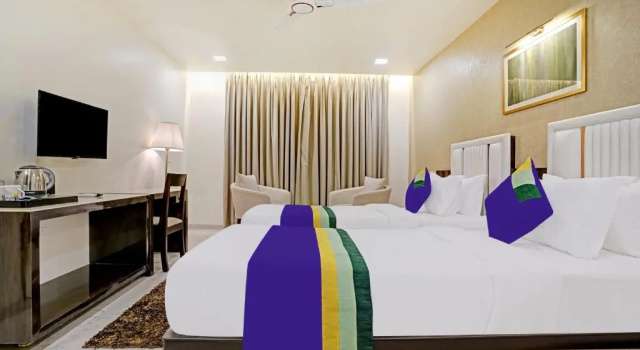 Двухместный номер Deluxe Treebo Premium Golden Bliss Trimurti Nagar Square