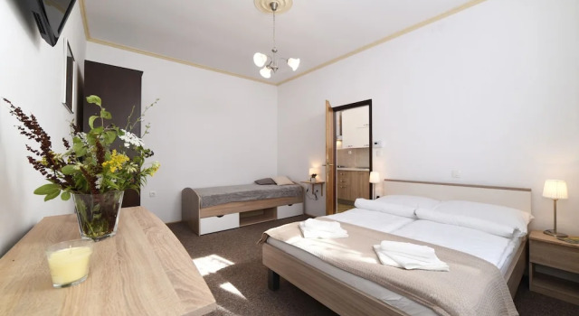 Apartment Prilaz, Забронировать Апартаменты/квартира Donji Grad Загреб, рядом с Strossmayer Promenade