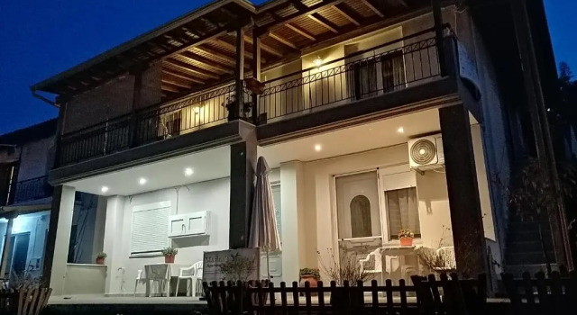 Marina's Apartments - White & Stone Apartment