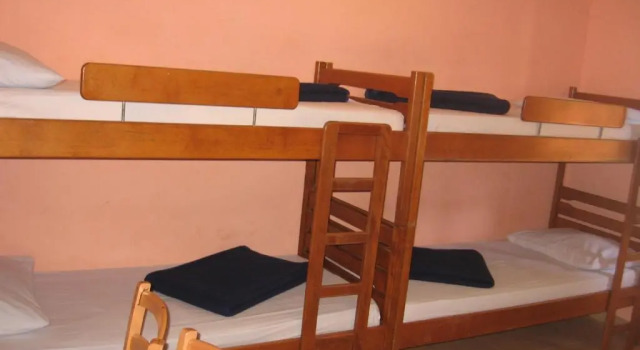 Кровать в общем номере Youth Hostel Pula