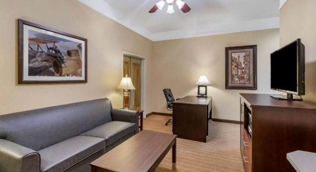 Люкс Best Western Plus Monica Royale Inn & Suites