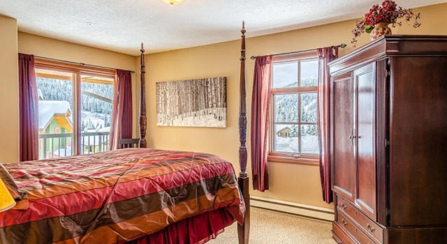 Trails Edge #03 By Bear Country, Buchen Sie Ferienwohnung Sun Peaks British Columbia