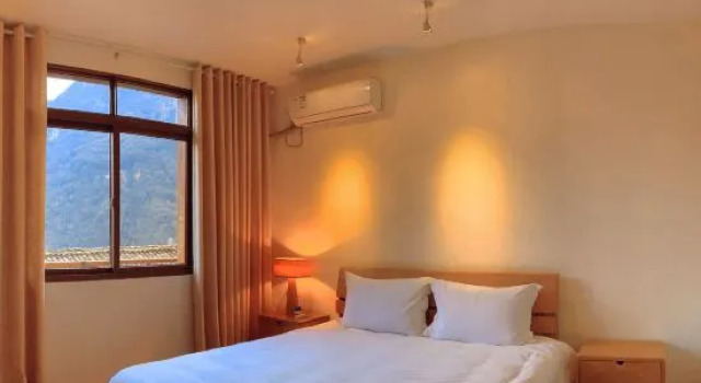 Люкс с 2 комнатами Baoxing Snow Mountain Home No.42 Homestay