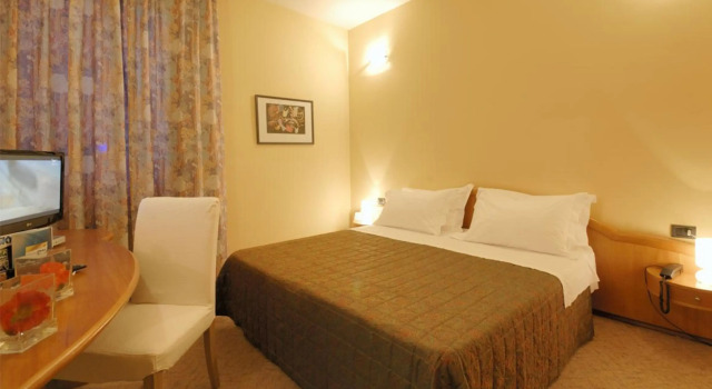 Hotel First, Réserver Chambre d'hôtes Hôtels à Calenzano avec piscine, Piscine