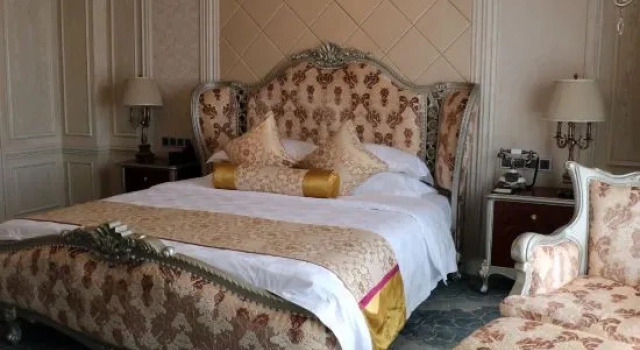 Четырёхместный семейный люкс с 2 комнатами Yangzhou Mingfa International Hotel
