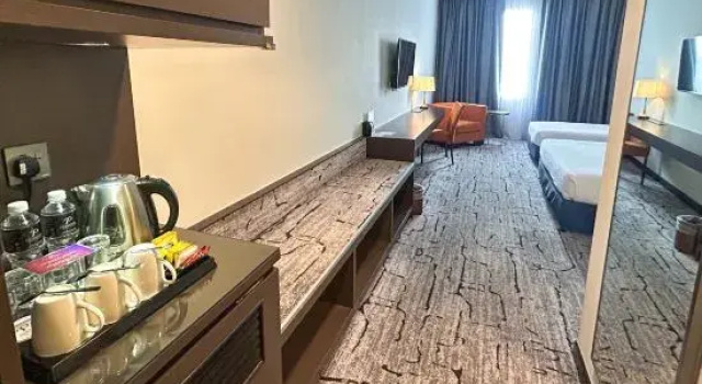 Трёхместный номер Premier Premiere Hotel - Complimentary Shuttle to Klang Wholesale Market
