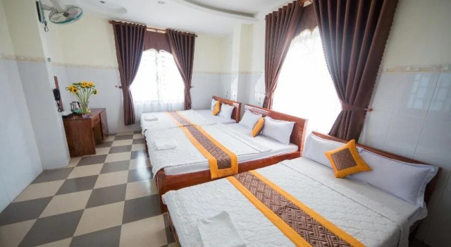 Ngoc Huong Hotel