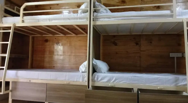 Кровать в общем номере с видом на город Jeet hostel and Stay Rooms