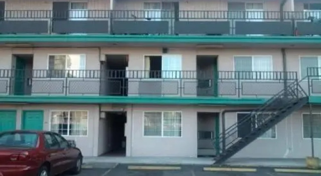 Golden Knight Motel, Rezerwuj Motel Gresham Willamette Valley, w pobliżu Gresham Golf Course