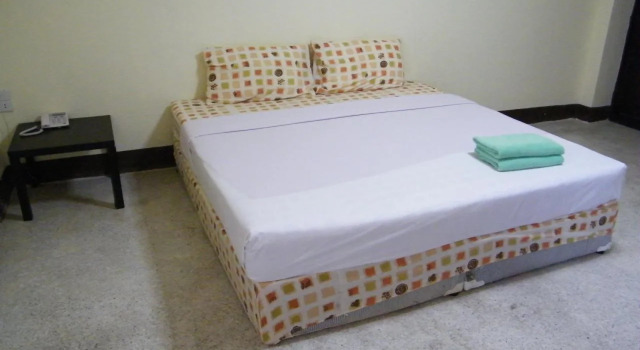 Khamsrithongchai hotel, Varaa Hotelli Hotellit North-Eastern Thailand pysäköinnillä, Pysäköinti