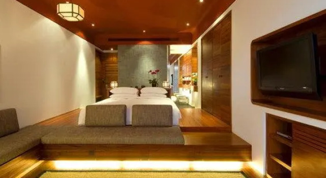 Люкс Мансарда URBN Boutique Shanghai