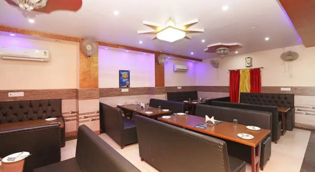 Hotel Rbk Palace And Restaurant By OYO Rooms, Забронировать Отель Отели штата Раджастхана с парковкой, Парковка