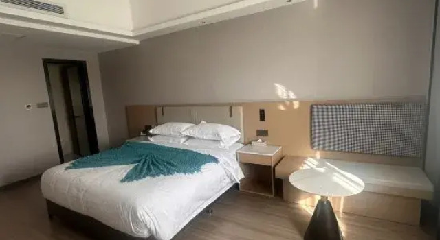 Люкс Vest Holiday Hotel