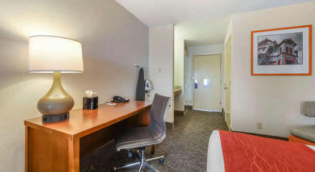 Четырёхместный номер Standard Comfort Inn Humboldt Bay