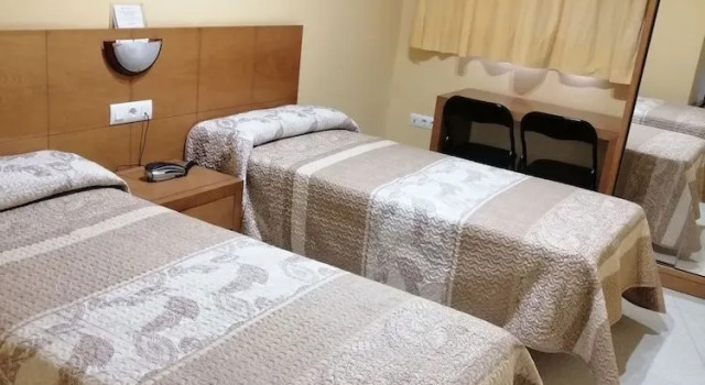 Hostal La Isla, Prenota Ostello  