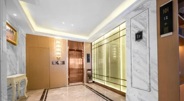 Vienna International Hotel (Dehong Yingjiang County Government Branch), Rezerwuj Hotel Dehong Yunnan