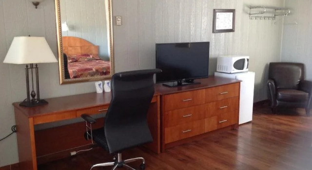 Chateau Guay Motel Restaurant, Rezerwuj Motel Sudbury Ontario