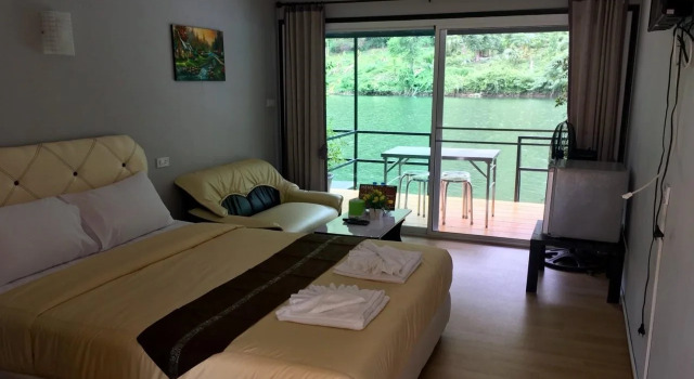 River Hill Side Resort