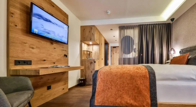 Двухместный номер Deluxe с балконом Traumhotel Alpina Adults only, Yoga, Ayurveda