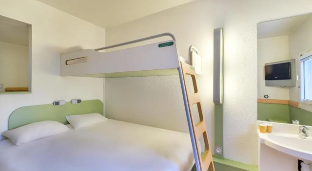Трёхместный номер Standard B&B HOTEL Cannes Mouans Sartoux