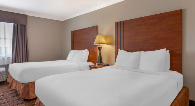 Четырёхместный люкс Best Western Club House Inn & Suites