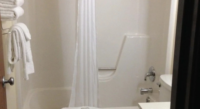 Четырёхместный номер Standard Mobridge Kountry Inn