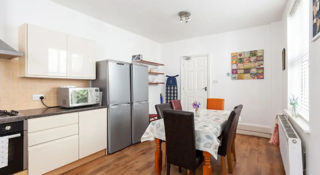 5 Bed House near Manchester