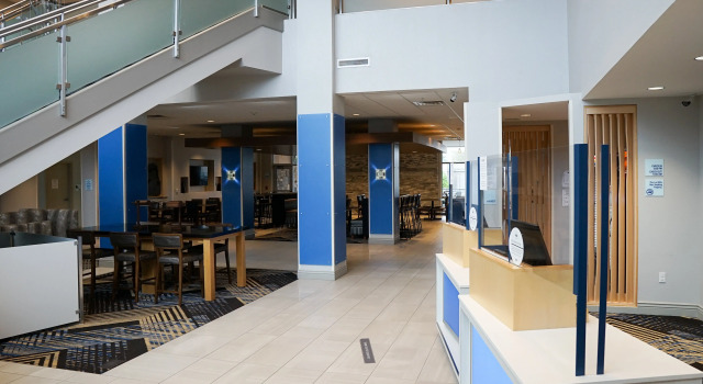 Holiday Inn Express & Suites - Aurora Medical Campus by IHG, Забронировать Отель Отели Орора с завтраком, рядом с University of Colorado Health Science Center, Завтраки