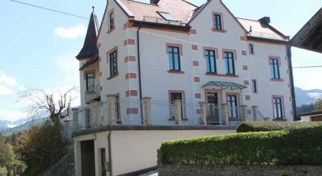 Ferienwohnung in Jugendstilvilla, Varaa Huoneisto Hotellit Baijeri pysäköinnillä, Pysäköinti