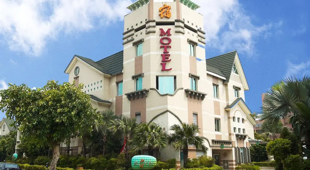 Royal Group Motel Chien Kuo Branch