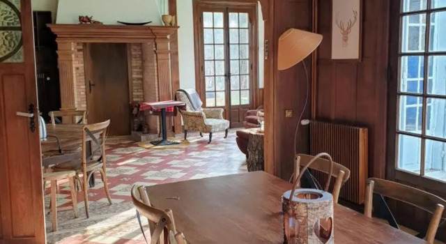 Retraite Paisible au Cœur de la Forêt de Rambouillet avec Étang Privé et Charme Authentique - FR-1-527-8, Book Hotel  