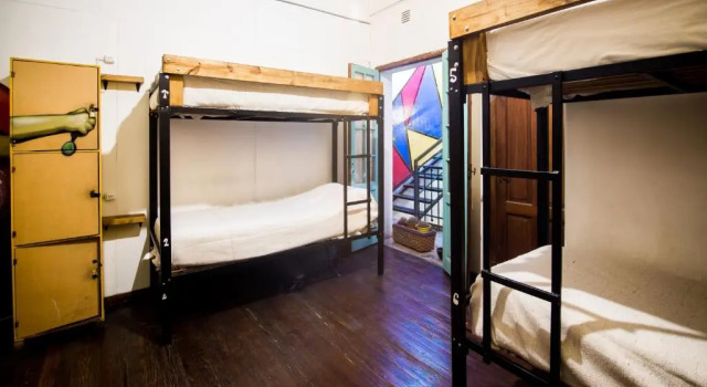 Кровать в общем номере (женский номер) Hostel Why not nva