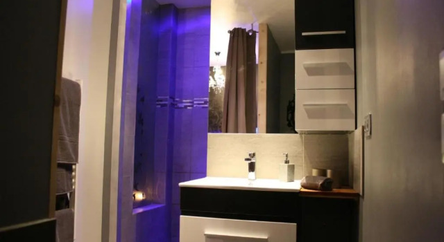 Апартаменты Appartement tout confort avec balnéo et lit king size