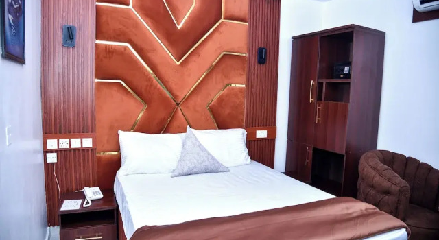 Номер Economy Hilton Euphoria Hotel