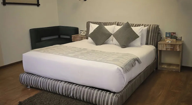 Двухместный номер Superior с балконом Hotel Monasterio San Pedro