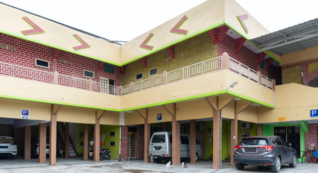 RedDoorz Syariah near Jalan A Yani KM 8 Citraland, Book Hotel Banjarmasin 