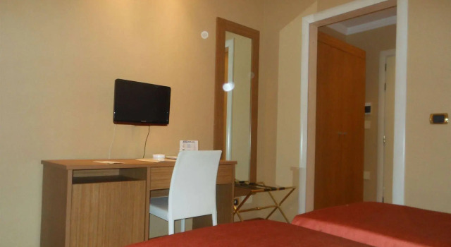 Hotel Ristorante La Lanterna, Prenota Hotel Villaricca Campania