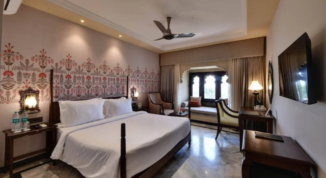 The Fern Bambora Fort Udaipur, Bambora, Series by Marriott, Забронировать Отель Отели штата Раджастхана с бассейном, Бассейн