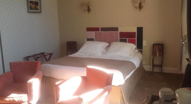 Château de Rouffiac Chambres d'hôtes Vignoble de Cahors, Rezervovat Hotel Hotely v Lot Valley s parkováním, Parkování