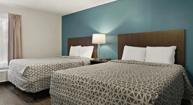 Четырёхместный люкс WoodSpring Suites Winston-Salem near Hanes Mall
