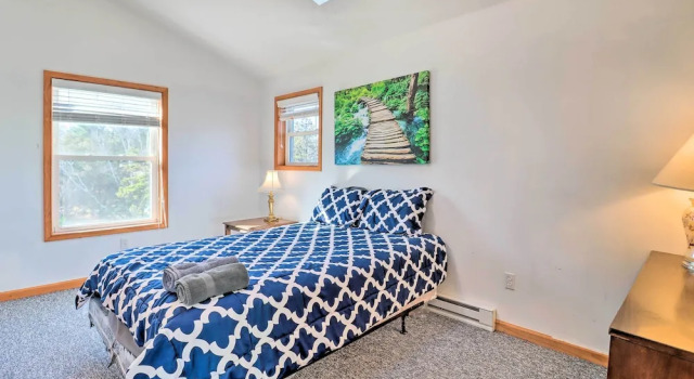 Коттедж Near Hiking: Lakefront Albrightsville Home w/ Deck