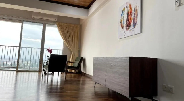 The Venus - Spacious Wooden TOP Floor Apartment, Rezerwuj Apartament Apartamenty w Sitiawan, Apartament