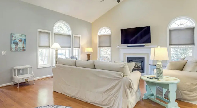 2 Mi to Bethany Beach: Family Retreat w/ Sunroom!