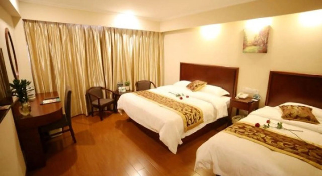 Семейный номер Standard GreenTree Inn Suzhou Industrial Zone Yangcheng Lake Weiting Mong Kok Express Hotel