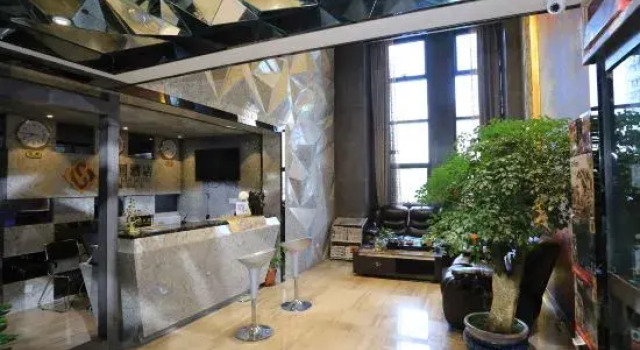 Qianhui Hotel (Chongqing Daping Longhu Times Tianjie Store), Забронировать Отель Отели Чунцин с парковкой, рядом с Станция метро Daping, Парковка