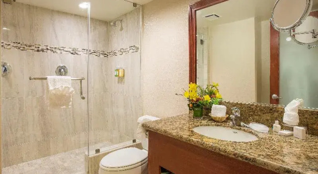 Номер Standard Coast Burbank Hotel