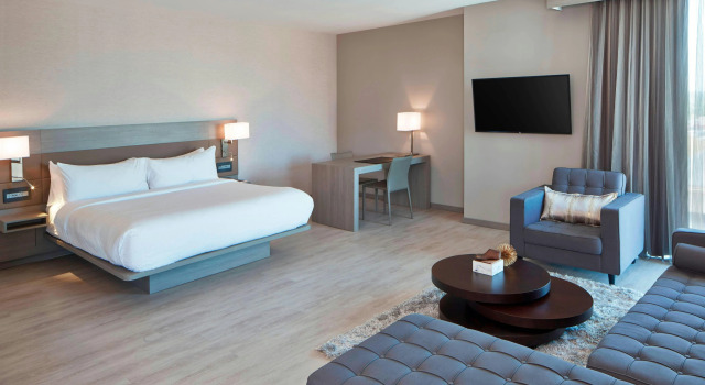 AC Hotel by Marriott Des Moines East Village, Забронировать Отель Де-Мойн Айова