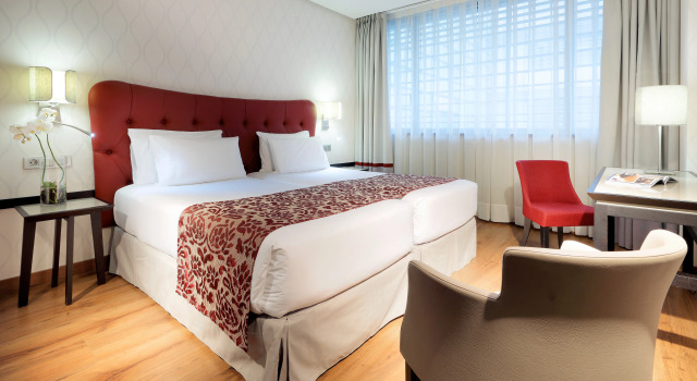 Отель Eurostars Plaza Mayor