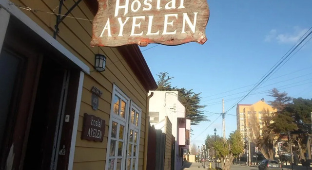 hostal ayelen, Prenota Hotel Hotel a Los Lagos con parcheggio, Parcheggio