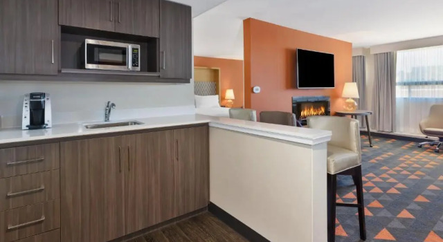 Люкс Candlewood Suites St Johns Conference Centre by IHG